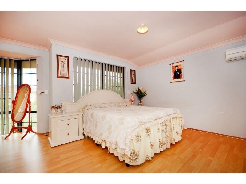 18 Adelphi Court, Marangaroo WA 6064