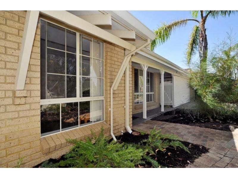 8 Peacock Green, Ballajura WA 6066