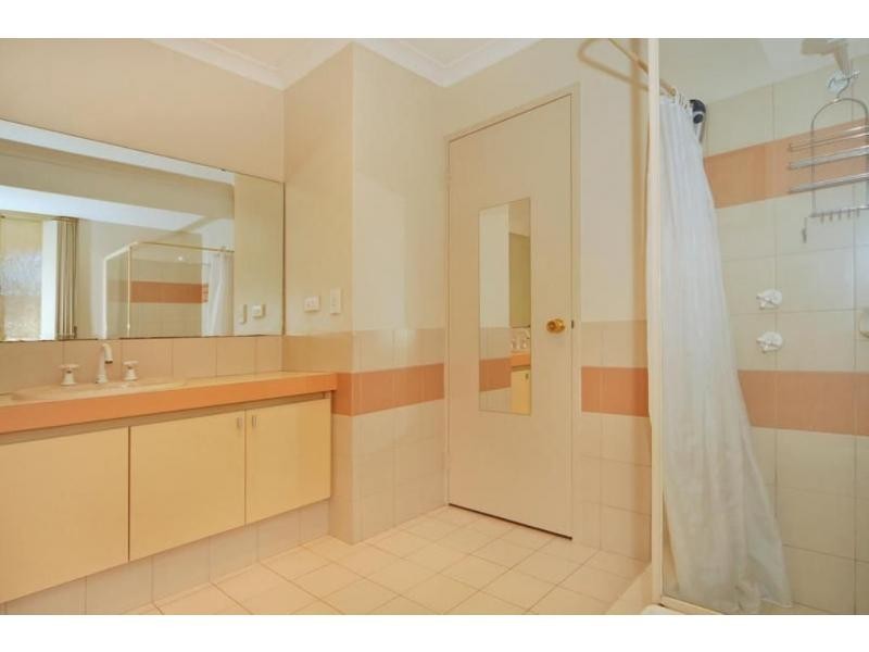 8 Peacock Green, Ballajura WA 6066