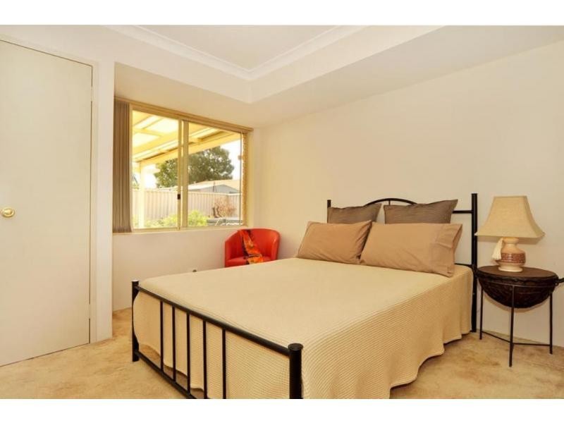 8 Peacock Green, Ballajura WA 6066