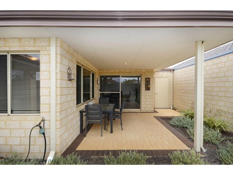 2/1 Tolj Loop, Aveley WA 6069