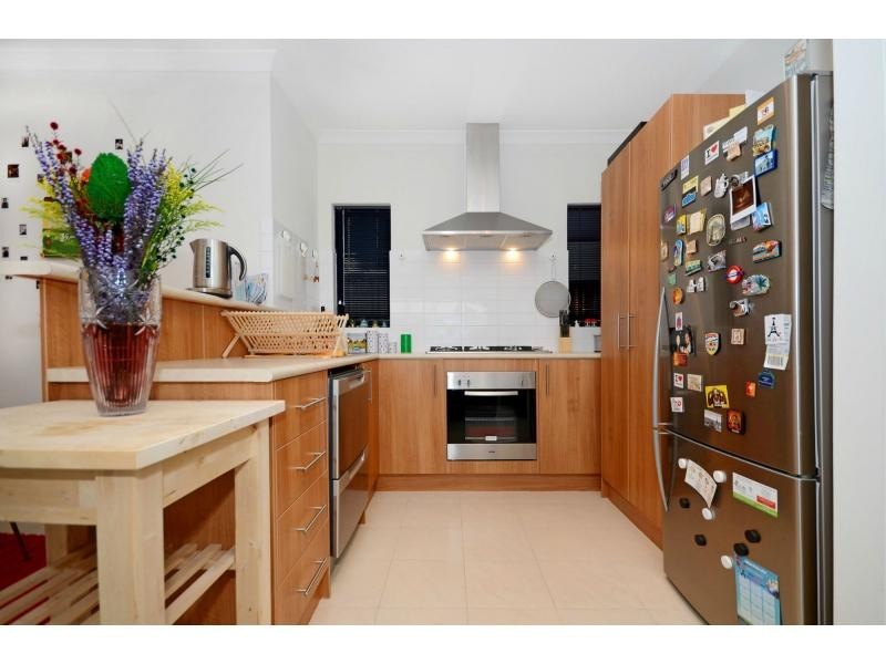 1/10 Dulegal Way, Aveley WA 6069