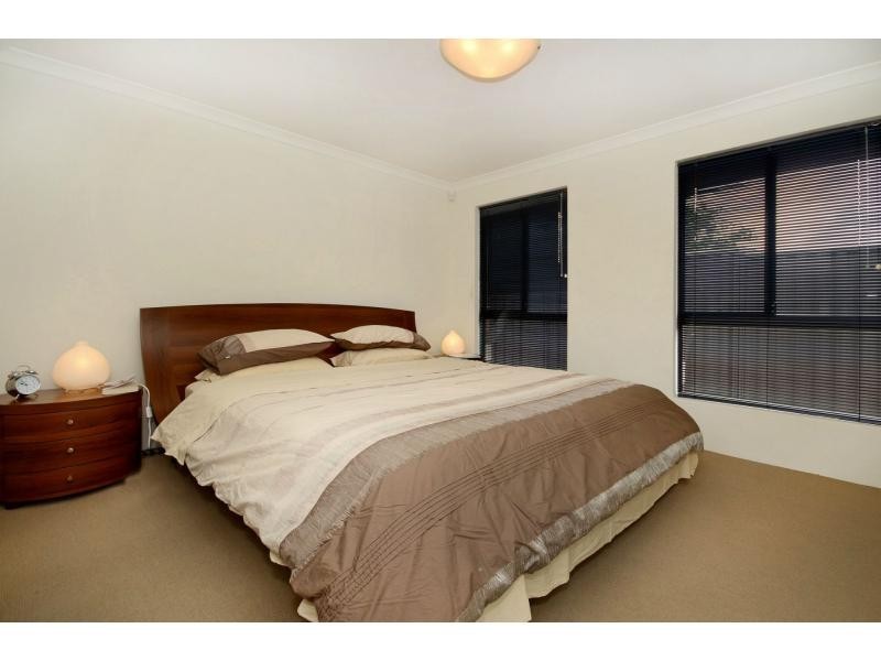 1/10 Dulegal Way, Aveley WA 6069