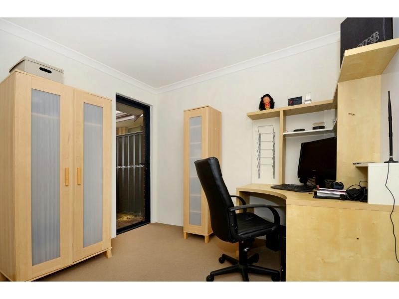 1/10 Dulegal Way, Aveley WA 6069