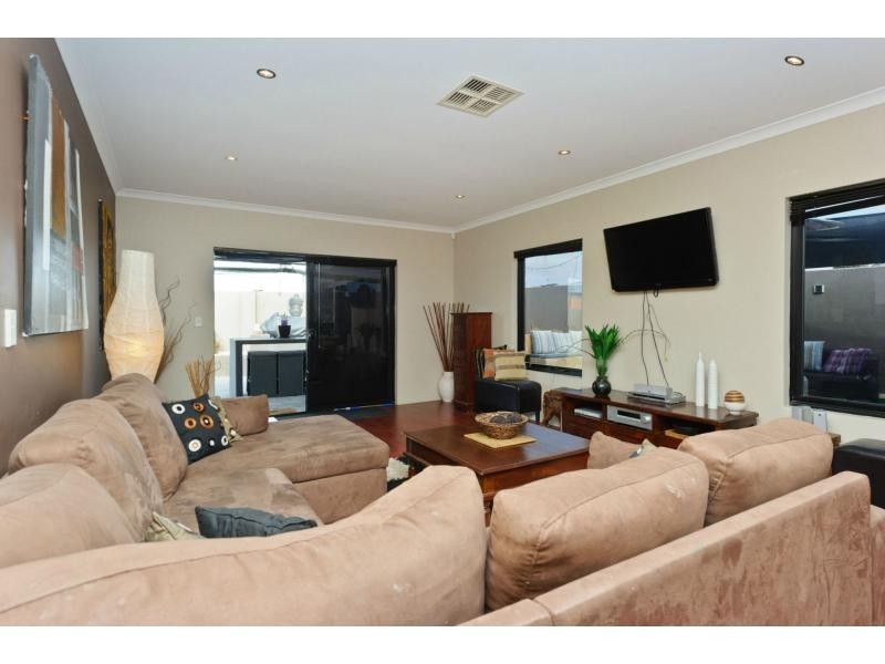 57 Hookstone Drive, Landsdale WA 6065