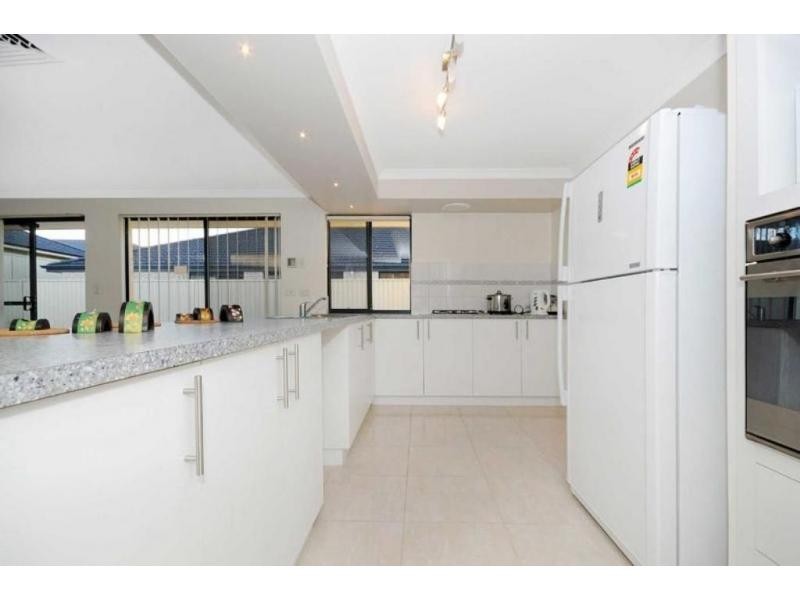 7 McNamara Place, Marangaroo WA 6064