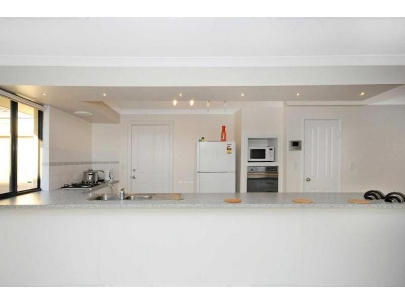 7 McNamara Place, Marangaroo WA 6064