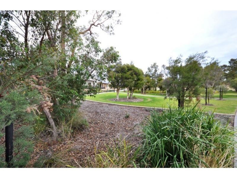 21 Ollave Circuit, Aveley WA 6069