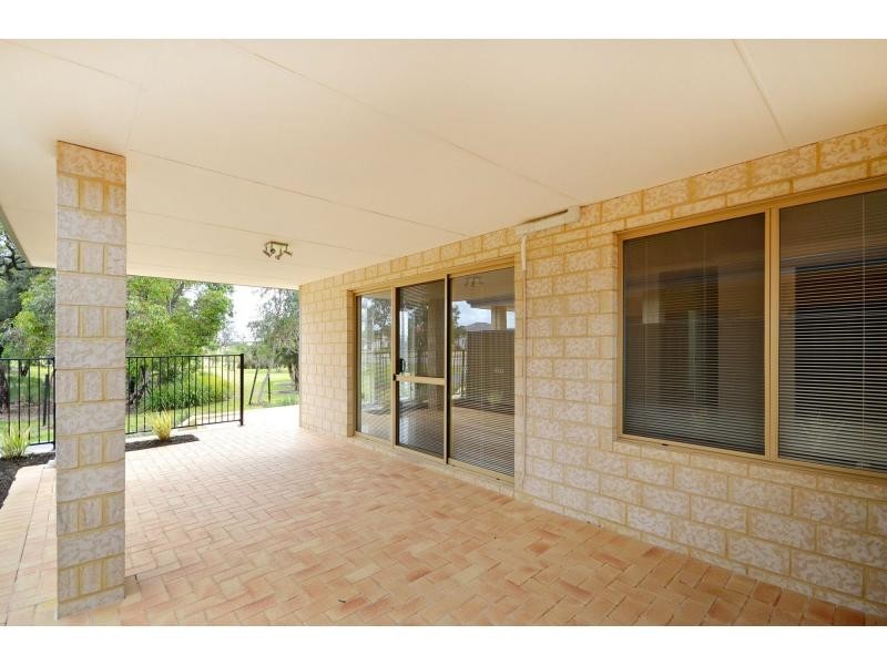 5 Ollave Circuit, Aveley WA 6069