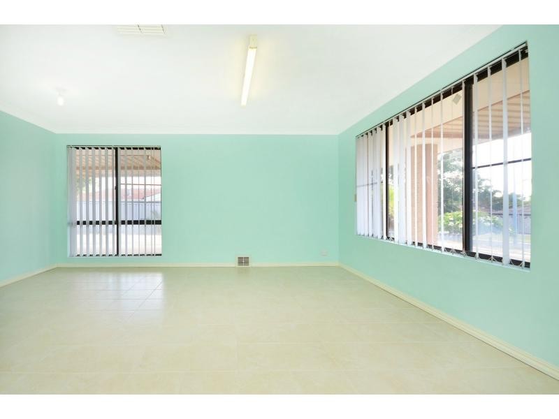 3 Weaber Court, Marangaroo WA 6064