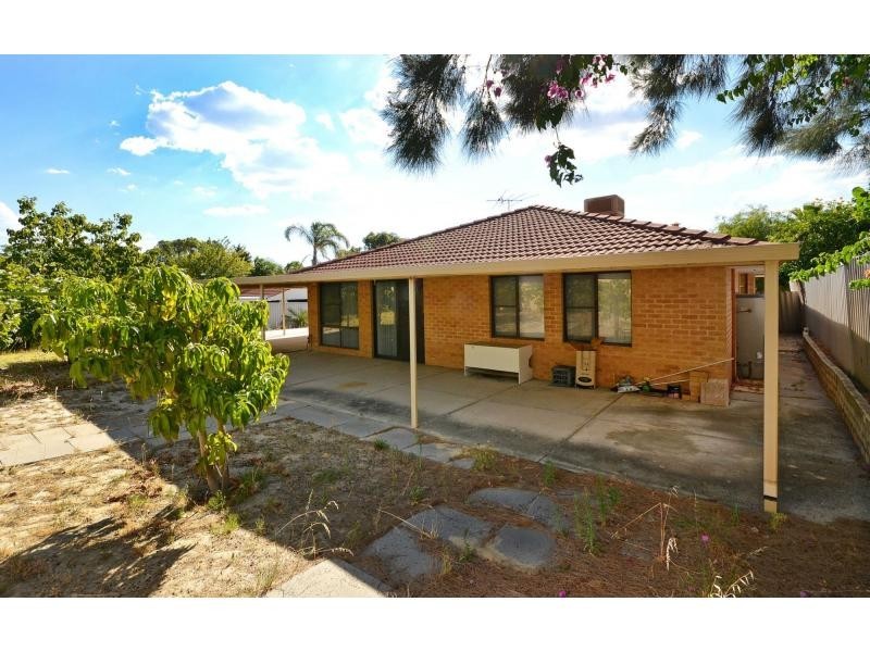 3 Weaber Court, Marangaroo WA 6064