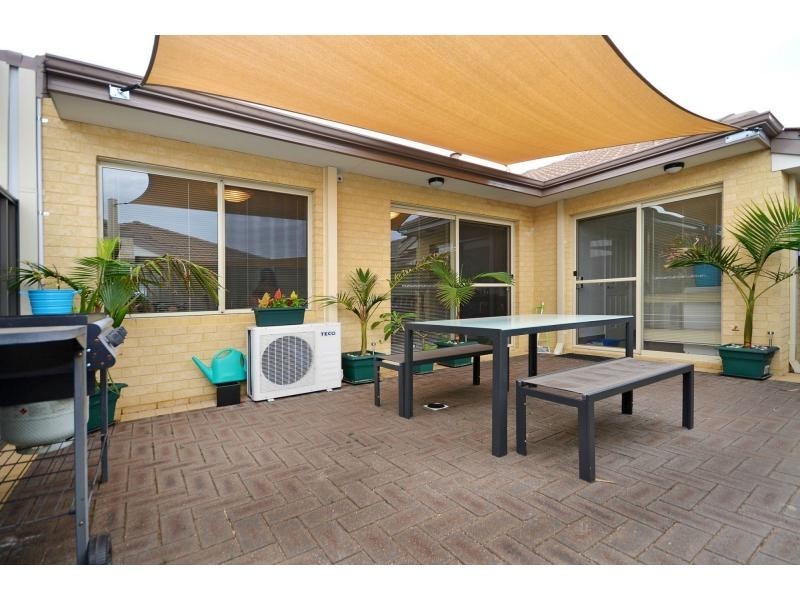 4/10 Dulegal Way, Aveley WA 6069