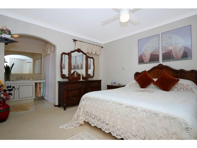 307 Summerlakes Parade, Ballajura WA 6066