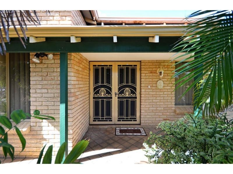 307 Summerlakes Parade, Ballajura WA 6066