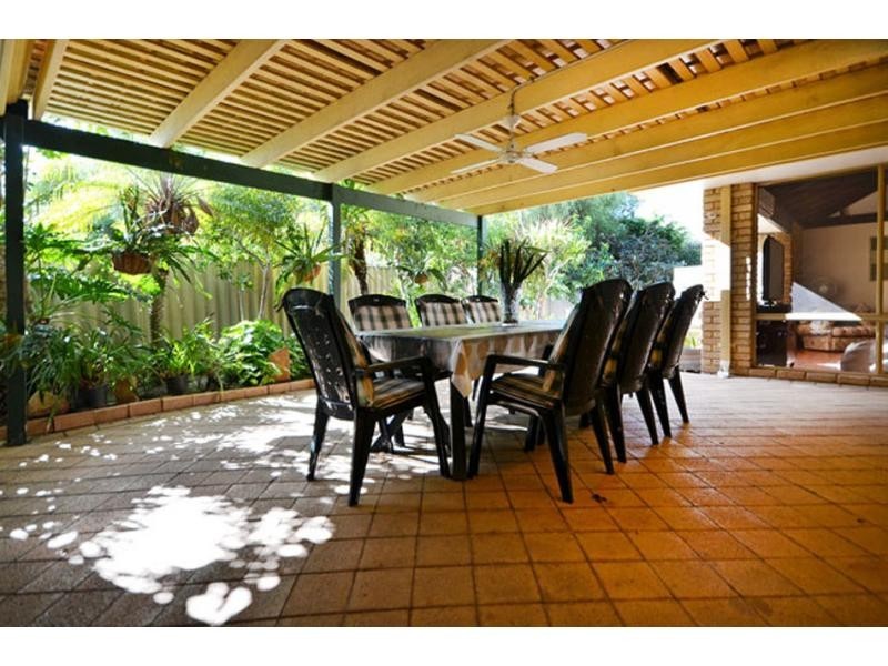 307 Summerlakes Parade, Ballajura WA 6066