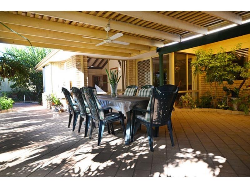 307 Summerlakes Parade, Ballajura WA 6066