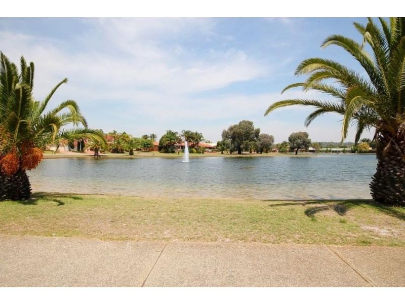 307 Summerlakes Parade, Ballajura WA 6066