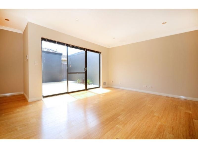 4/372 Light Street, Dianella WA 6059