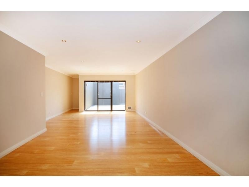 4/372 Light Street, Dianella WA 6059