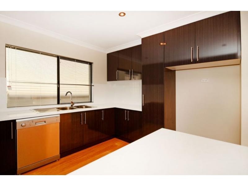 4/372 Light Street, Dianella WA 6059