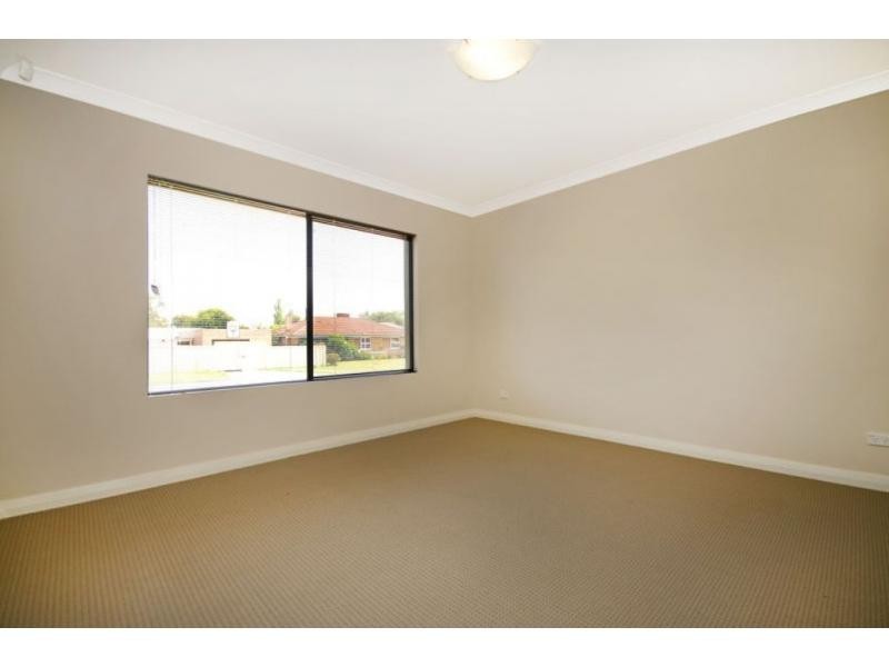 4/372 Light Street, Dianella WA 6059