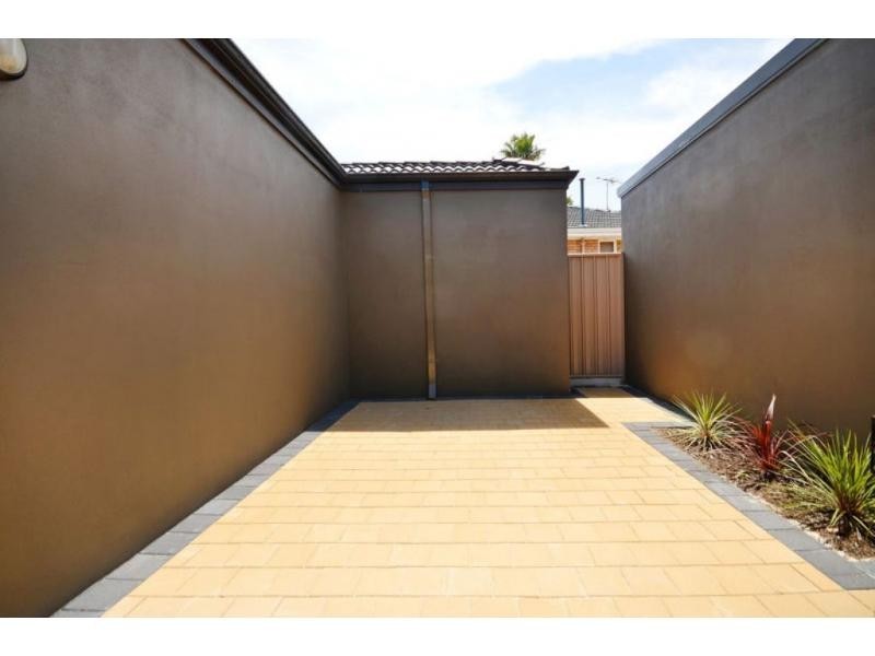 4/372 Light Street, Dianella WA 6059