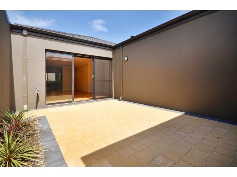 4/372 Light Street, Dianella WA 6059
