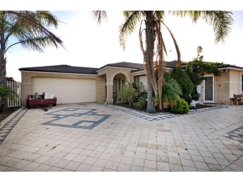 11 Masters Place, Marangaroo WA 6064