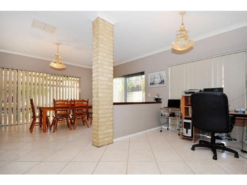 11 Masters Place, Marangaroo WA 6064