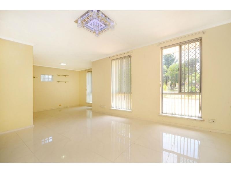 4 Thake Court, Koondoola WA 6064