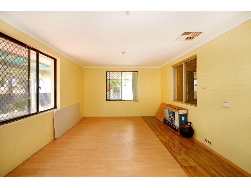 4 Thake Court, Koondoola WA 6064