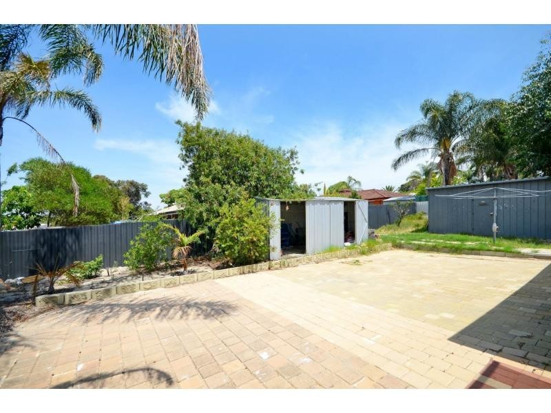4 Thake Court, Koondoola WA 6064