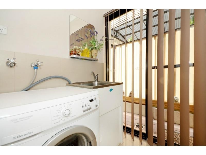 1A La Trobe Street, Landsdale WA 6065