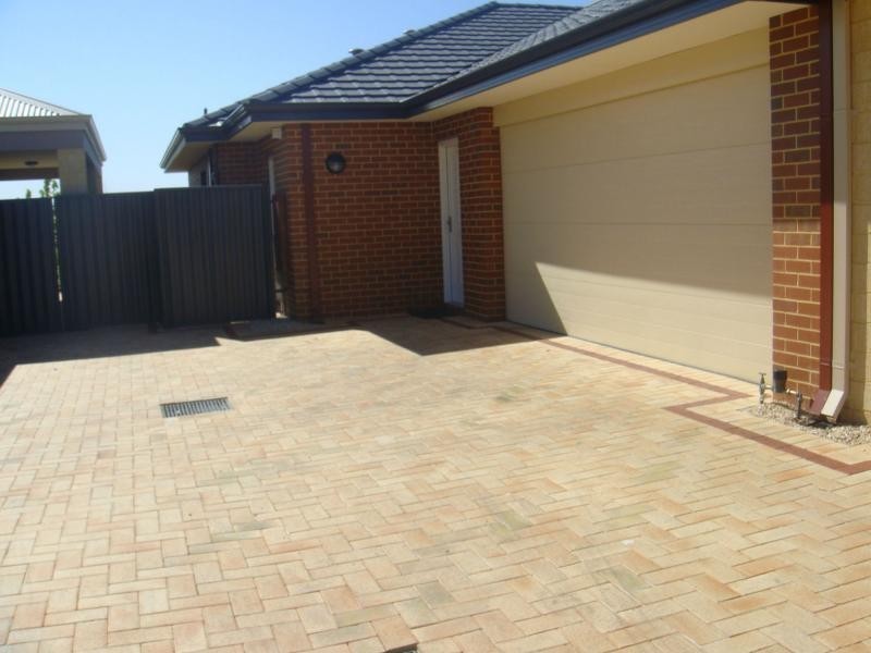 5 Koroit Way, Aveley WA 6069