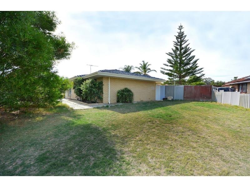 30 Templeton Crescent, Girrawheen WA 6064