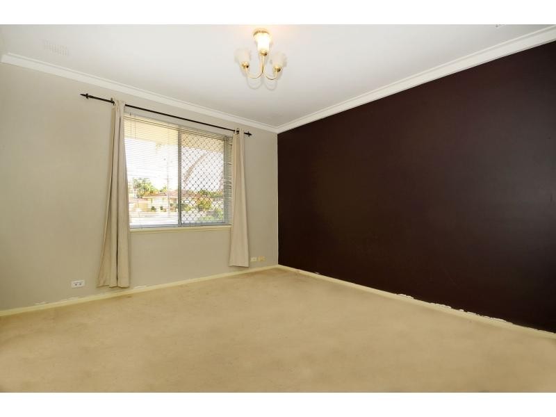 30 Templeton Crescent, Girrawheen WA 6064