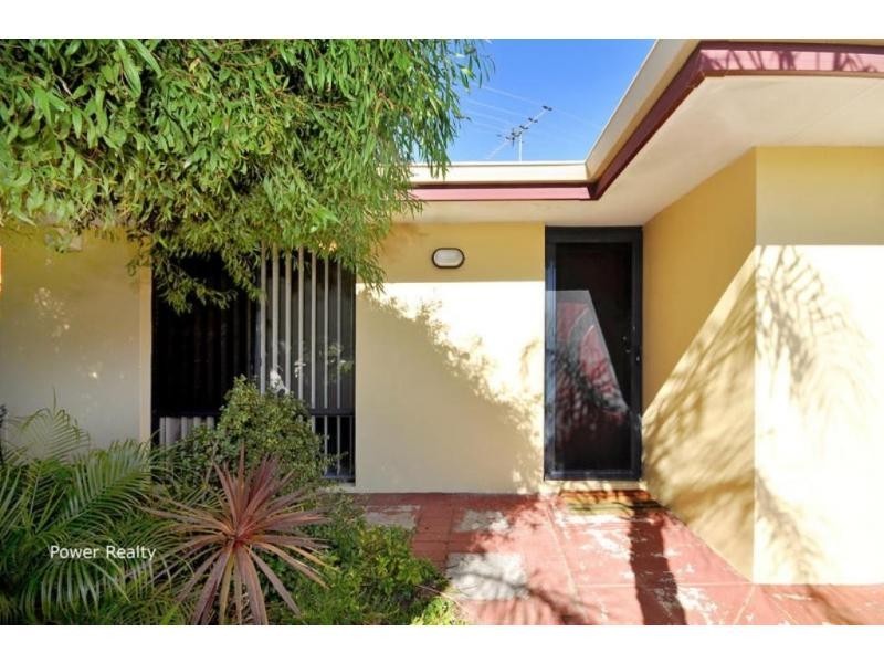 25 Flanders Place, Alexander Heights WA 6064