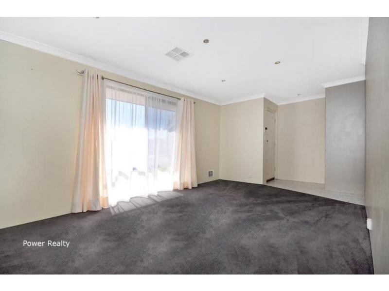 25 Flanders Place, Alexander Heights WA 6064