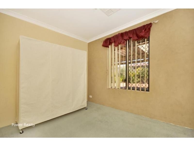 25 Flanders Place, Alexander Heights WA 6064