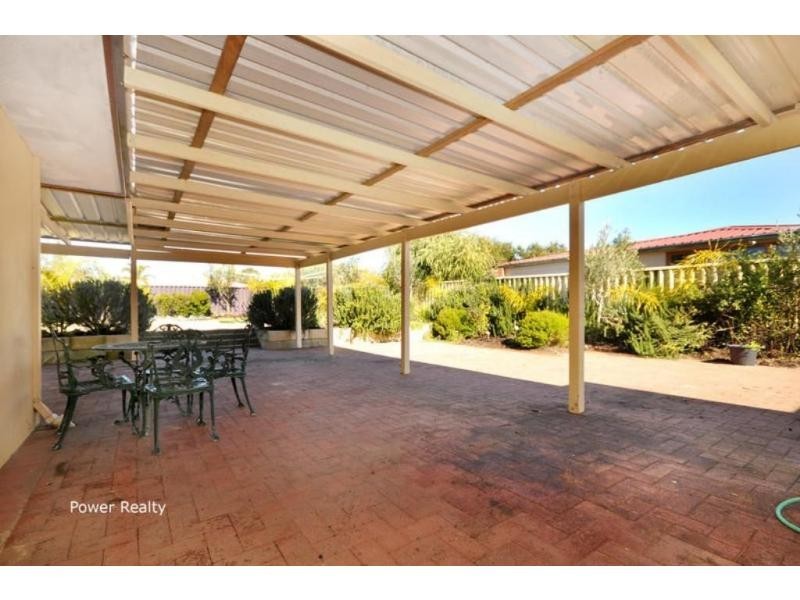 25 Flanders Place, Alexander Heights WA 6064