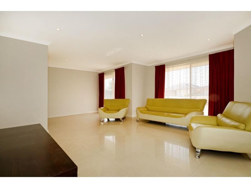 59 Redcliffe Avenue, Marangaroo WA 6064