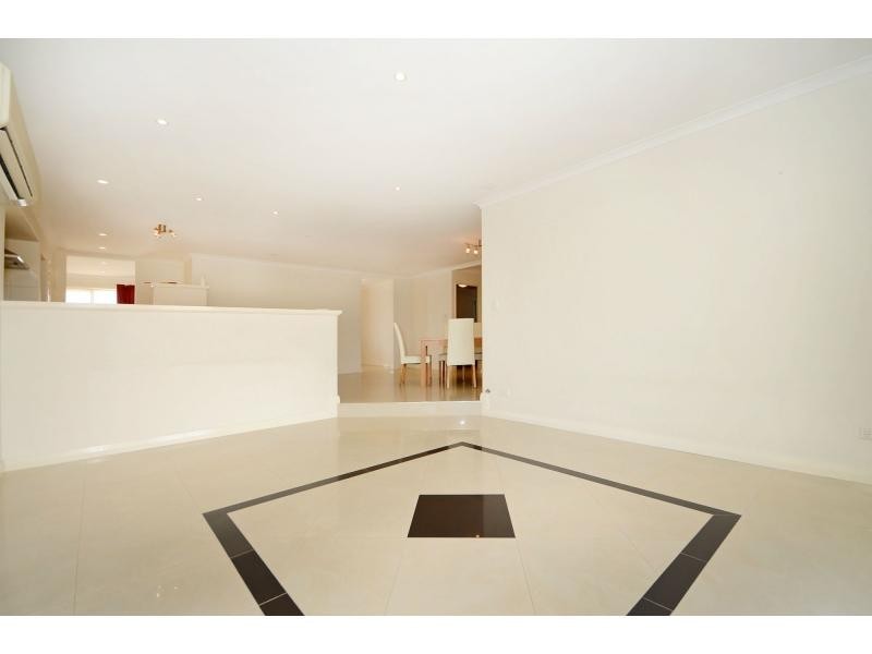 59 Redcliffe Avenue, Marangaroo WA 6064