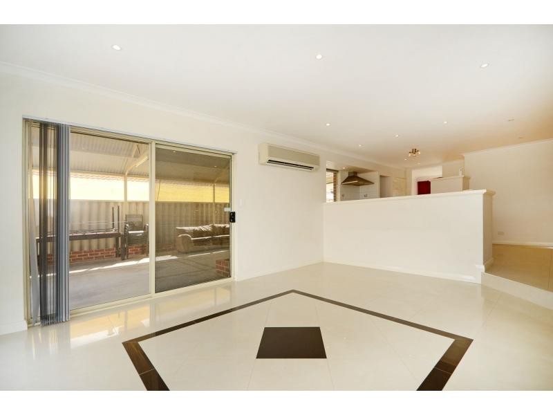 59 Redcliffe Avenue, Marangaroo WA 6064