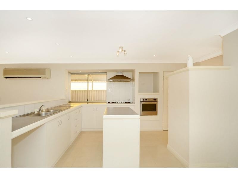 59 Redcliffe Avenue, Marangaroo WA 6064