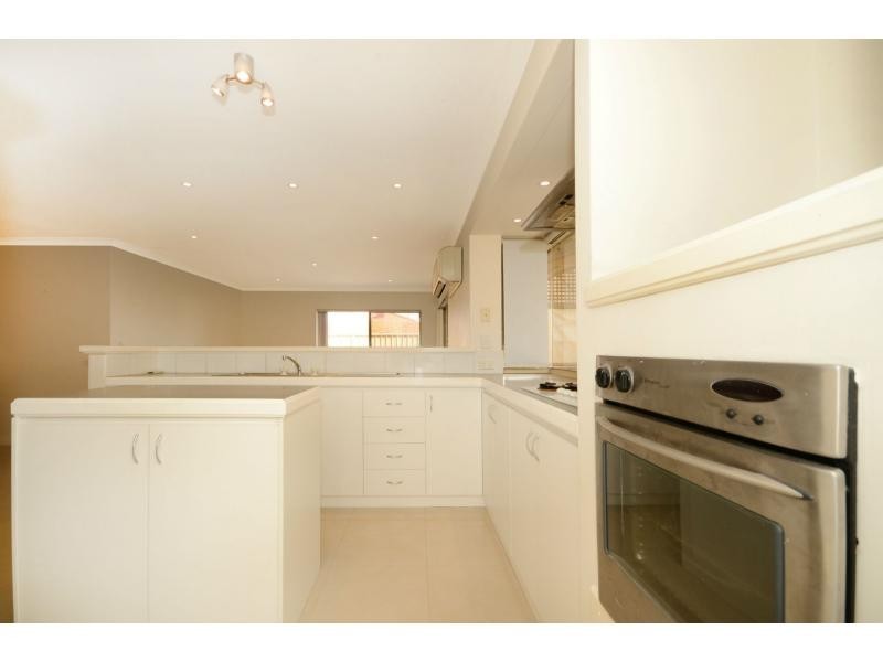 59 Redcliffe Avenue, Marangaroo WA 6064