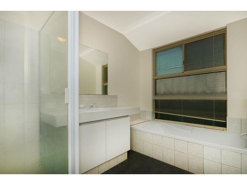 59 Redcliffe Avenue, Marangaroo WA 6064