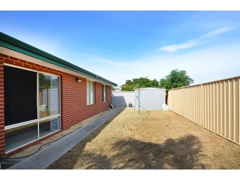 59 Redcliffe Avenue, Marangaroo WA 6064