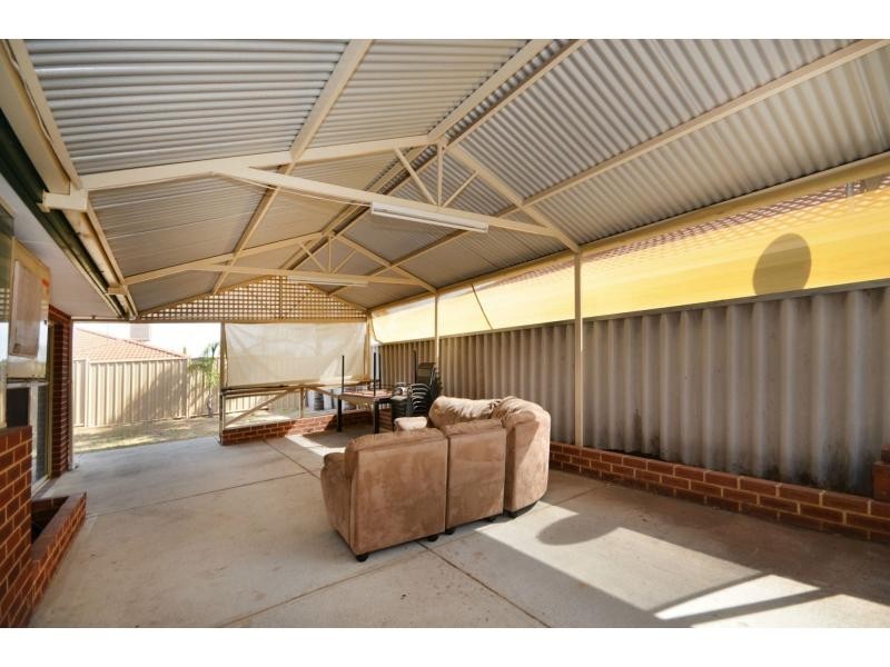 59 Redcliffe Avenue, Marangaroo WA 6064