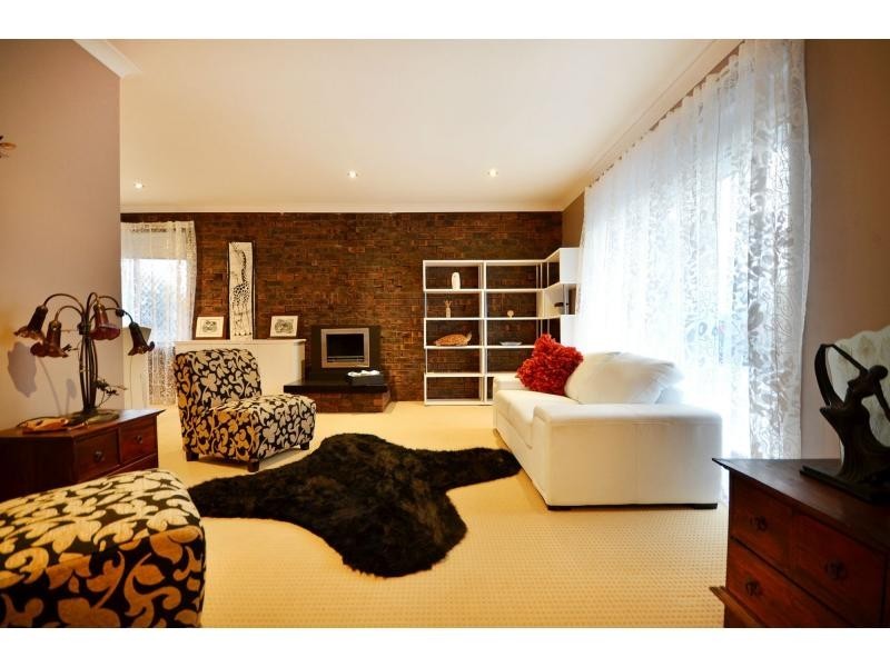 10 Towerhill Road, Alexander Heights WA 6064