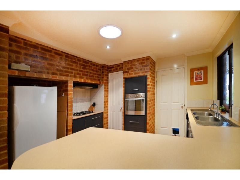 10 Towerhill Road, Alexander Heights WA 6064